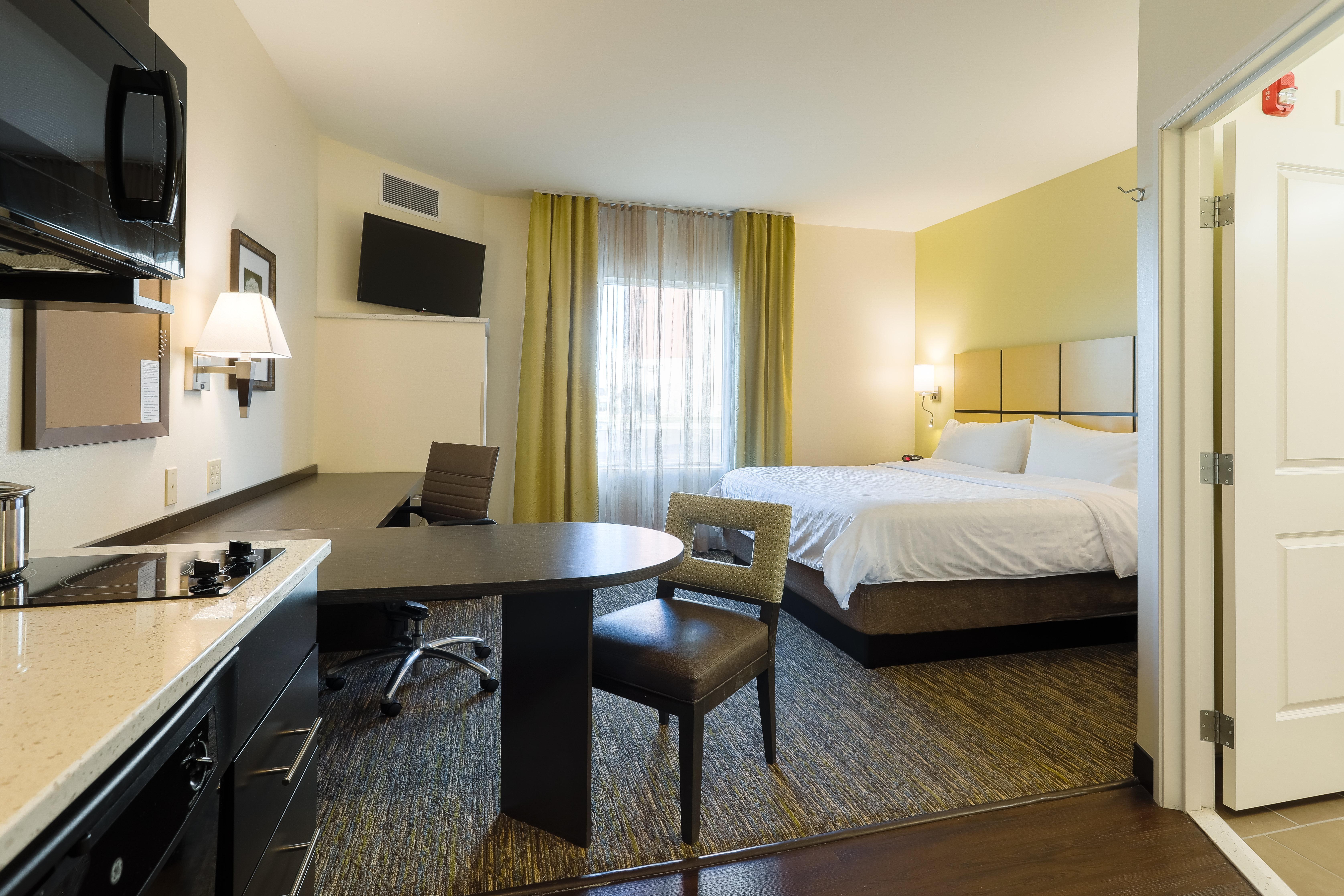 Candlewood Suites Lenexa - Overland Park Area, An Ihg Hotel Exterior photo