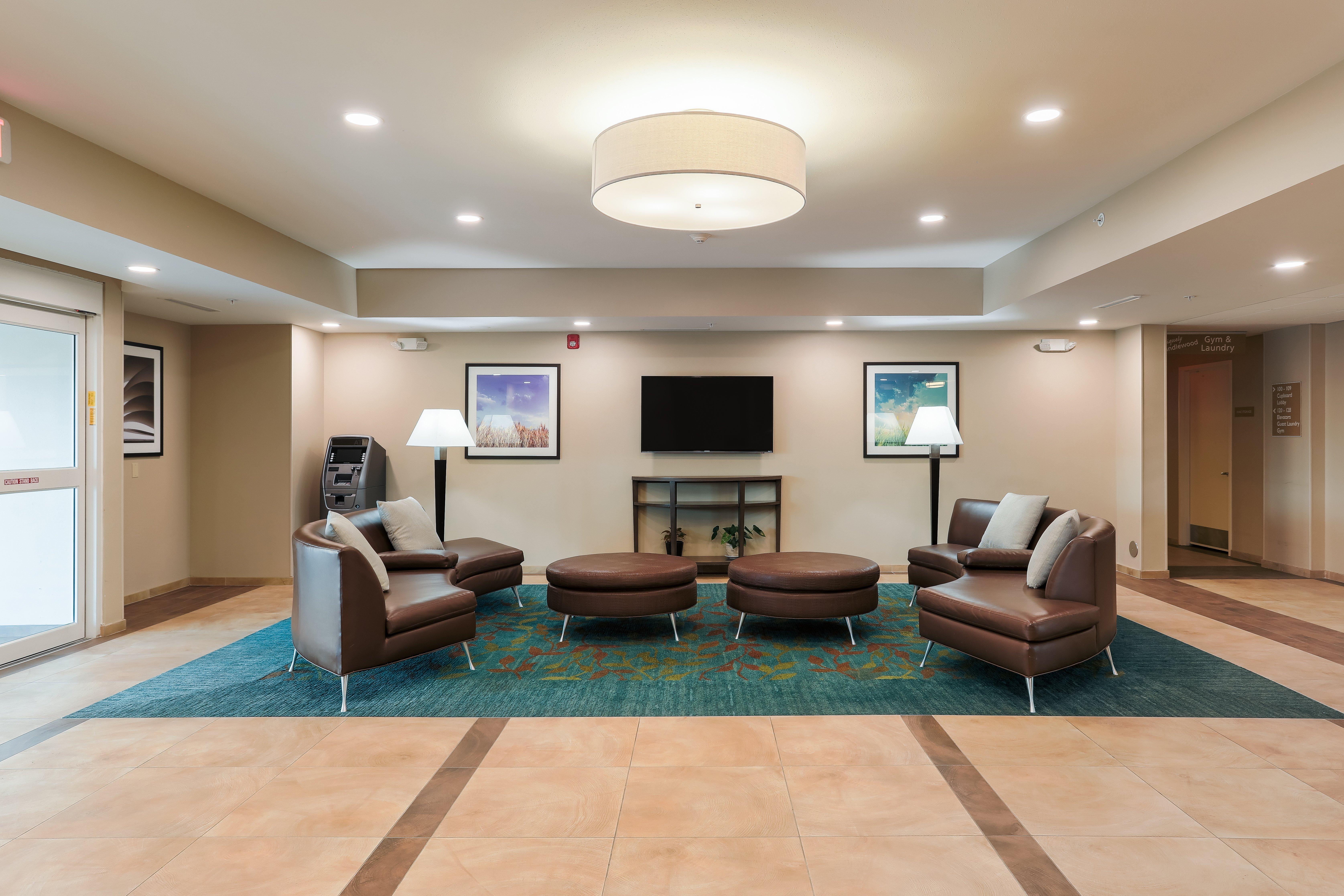 Candlewood Suites Lenexa - Overland Park Area, An Ihg Hotel Exterior photo