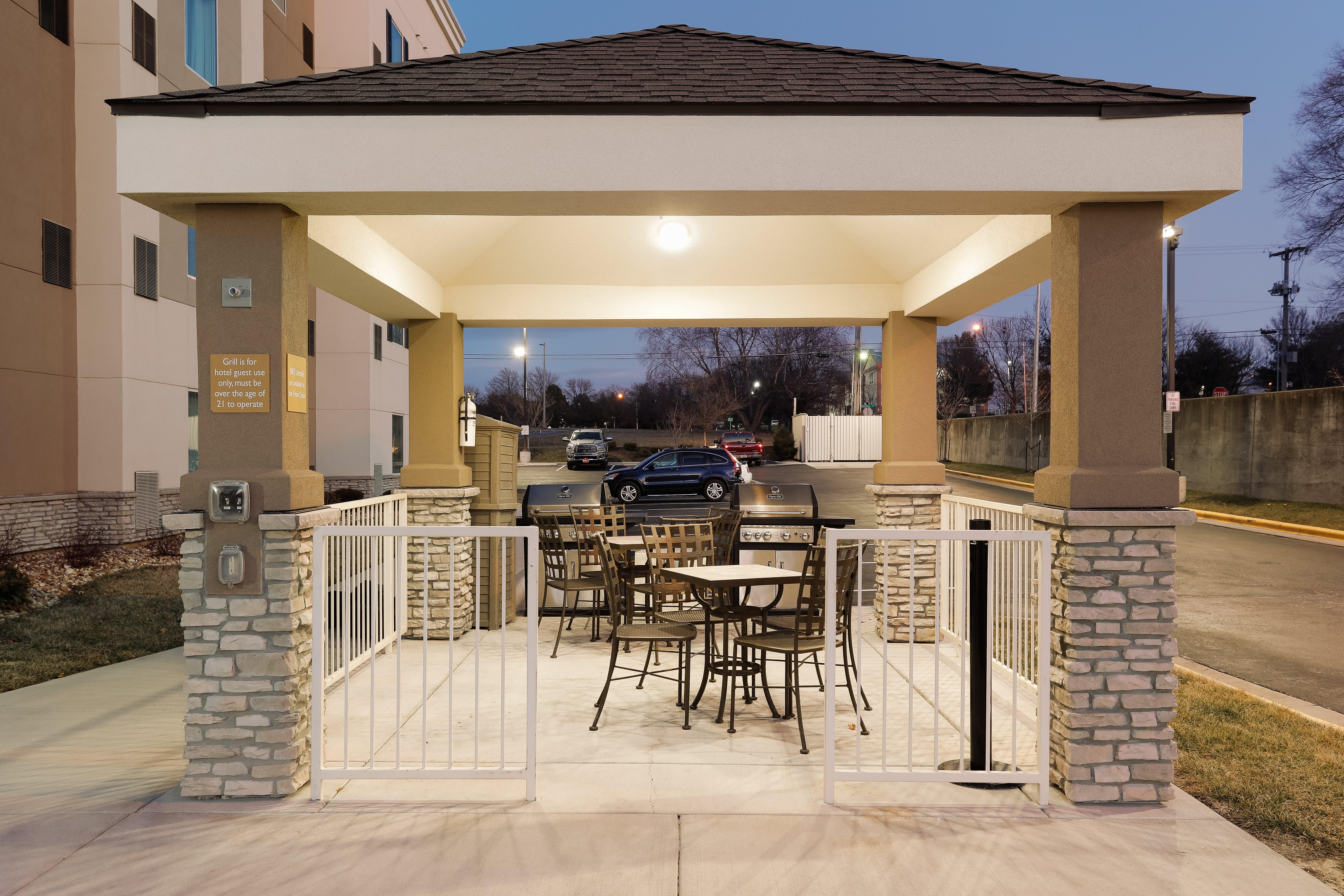 Candlewood Suites Lenexa - Overland Park Area, An Ihg Hotel Exterior photo