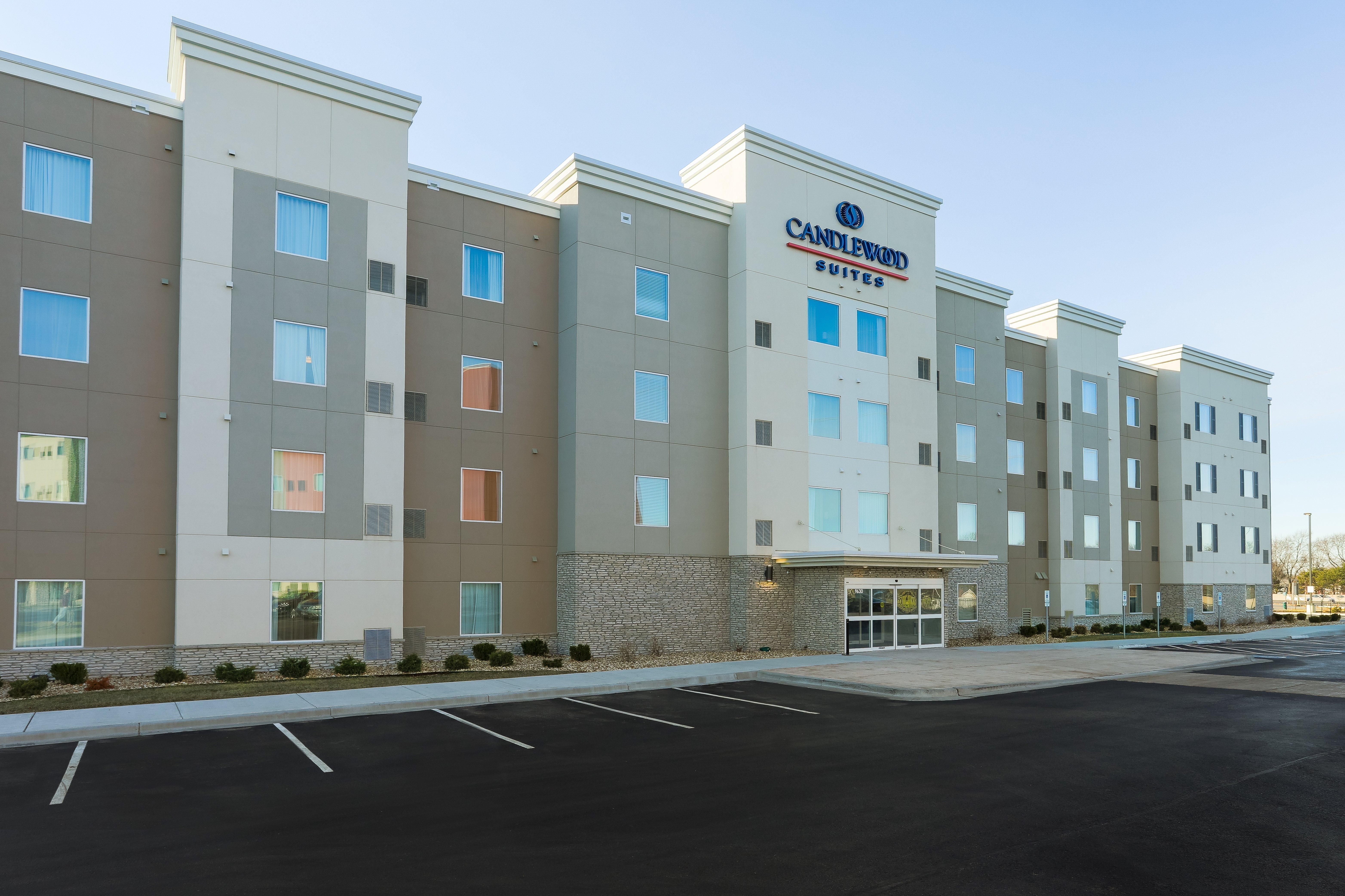 Candlewood Suites Lenexa - Overland Park Area, An Ihg Hotel Exterior photo