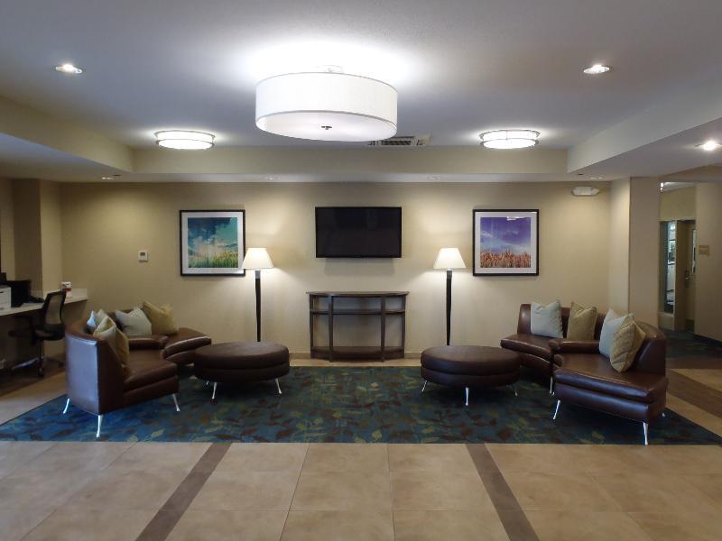 Candlewood Suites Lenexa - Overland Park Area, An Ihg Hotel Exterior photo